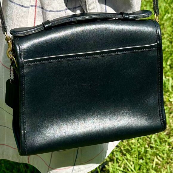 Coach Vintage 1998 Court Bag Black Gold HUNGARY 9870 Hang Tag Crossbody Strap - Picture 3 of 15